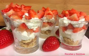 Vasitos De Cheesecake Con Fresas
