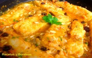 Bacalao Con Pasas Y Piñones
