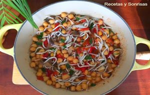 Garbanzos Con Pimiento, Gulas Y Setas
