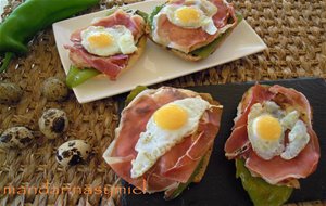 Tosta De Lomo, Pimiento, Jamón Y Huevo De Codorniz.
