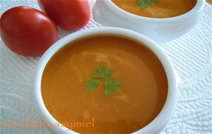 Crema Fría De Tomate Al Estragón.
