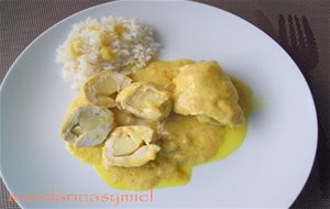 Rollitos De Pollo Y Manzana Con Salsa De Curry.
