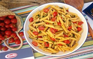 Macarrones Integrales Con Calabacín, Berenjena Y Tomatitos Cherry
