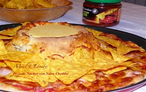 Pizza De Nachos Y Salsa Cheddar (telepizza)
