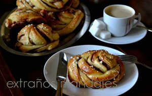 Bollos De Canela Suecos (kanelbullar)
