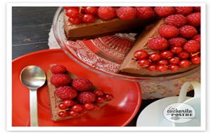 Tarta De Queso De Chocolate Con Frutos Rojos / Chocolate Cheesecake With Red Berries

