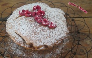 In Love: Pastel De Chocolate Blanco Y Spéculoos Con Frambuesas