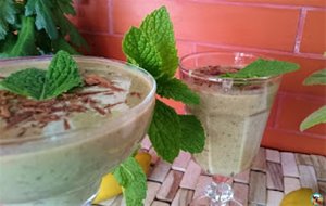 Batido De Chocolate,plátano Y Menta
