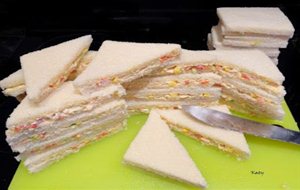 Sandwiches De Ensaladilla

