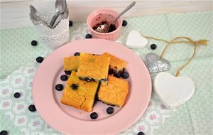 Brownie De Chocolate Blanco Y Mermelada De Arandanos
