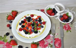 Crepes Sin Lactosa Con Queso Y Frutos Rojos
