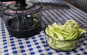 Pizza Con Calabacín, Quesos Y Mortadela italiana