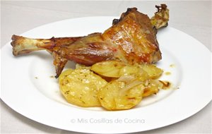 Paletilla De Cordero Al Horno Con Patatas
