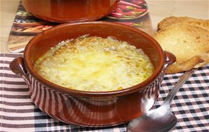 Sopa De Cebolla Gratinada
