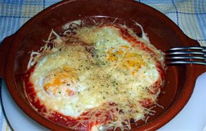 Huevos En Cocotera Con Gulas
