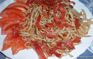 Gulas Fritas Con Jamón Y Tomate
