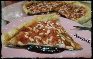 Coca De Chocolate Y Piñones
