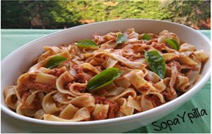 Pasta Al Pesto Rojo
