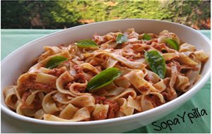 Pasta Al Pesto Rojo
