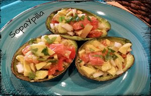 Aguacates Rellenos Con Piña
