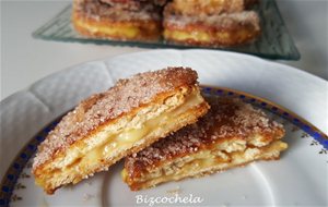 Galletas Fritas Rellenas De Crema
