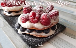 Milhojas Fácil De Frutos Rojos
