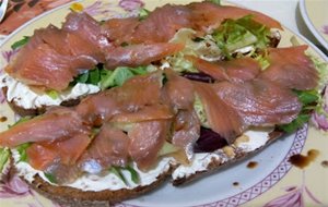 Tosta De Salmón
