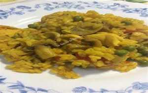 Arroz Con Pollo Y Un Toque De Curry 
