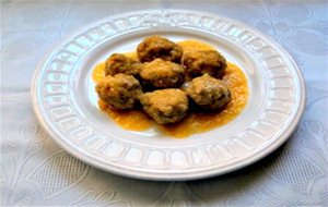 Albóndigas En Salsa Española