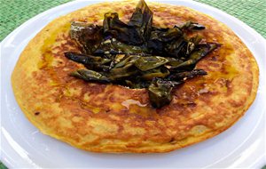 Corona De Tortilla De Patatas Y Pimientos Fritos