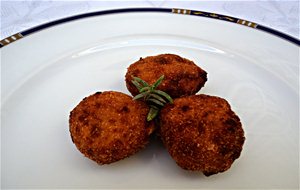 Croquetas De Compango De Fabada