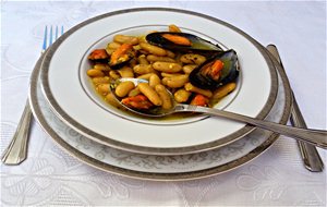 Fabas Con Mejillones Al Azafrán, Cookea Con Olor A Hierbabuena