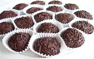 Bombones Brigadeiro {trufas De Chocolate Y Leche Condensada}