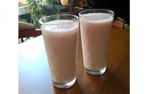 Licuado De Frutilla Y Banana {batido De Fresa Y Plátano}