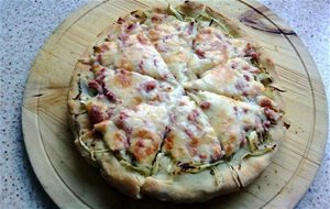 Pizza Bianca Con Nata Y Bacon