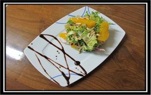 Ensalada Con Naranja Y Piñones
