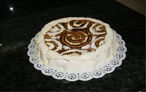 Tarta  De  Yema  Con  Nata
