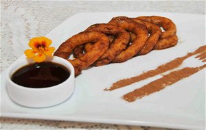 Picarones Con Almíbar De Chancaca
