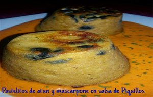 Pastelitos De Atún Y Mascarpone En Salsa De Piquillos