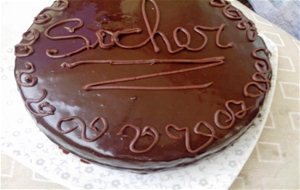 Torta De Chocolate Tipo Sacher 
