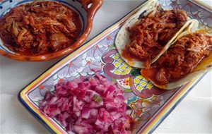 Tacos Con Cerdo  " Cochinita Pibil "
