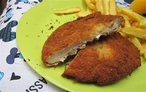 Milanesas  De Pollo Con Papas Fritas
