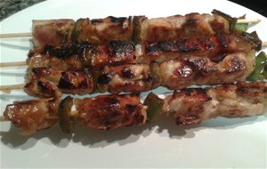 Brochetas De Pollo Marinadas En Salsa De Soja
