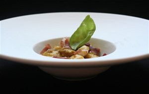 Gnocchi Caseros Con Pesto De Trufa Y Jamón Ibérico
