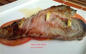 Atún A La Plancha Con Cama De Tomate Del País
