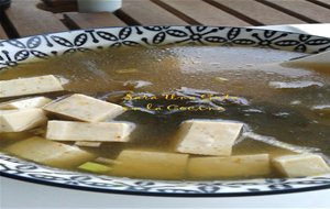 Sopa De Miso Con Tofu Y Wakame
