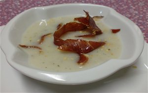 Crema De Ave Trufada Con Crujiente De Jamón Y Almendra
