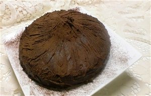 Tarta Con Dulce De Chocolate.
