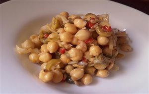 Ensalada De Garbanzos, Apio Y Atún
