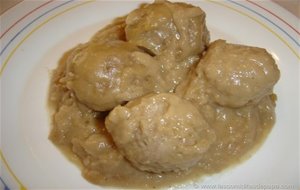 Alb&oacute;ndigas En Salsa Espa&ntilde;ola			